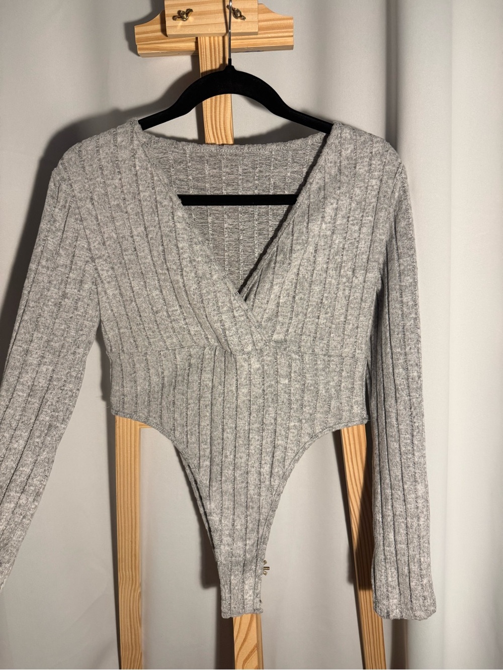 SHEIN Women’s Gray Ribbed Knit Surplice Neck Long Sleeve Bodysuit